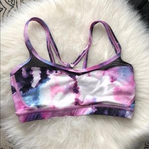 Lululemon sports bra, size Xs. Never worn.